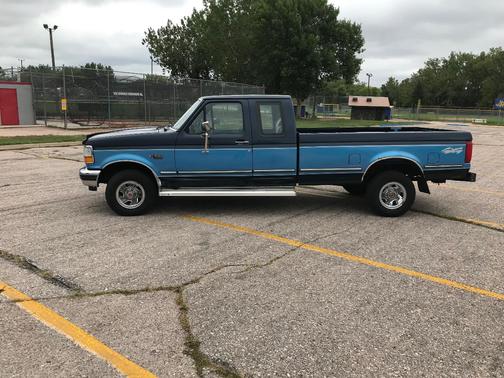Blue 1992 Ford F-150 Custom SuperCab
