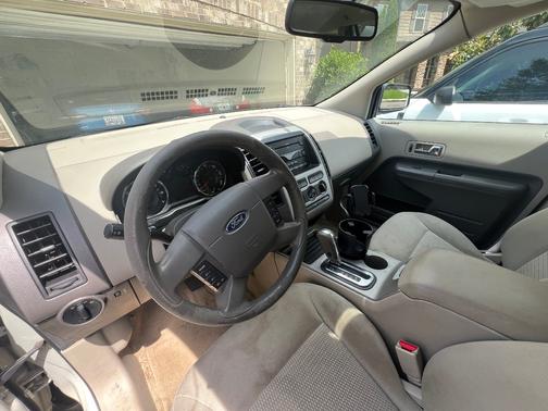 Silver 2007 Ford Edge SE