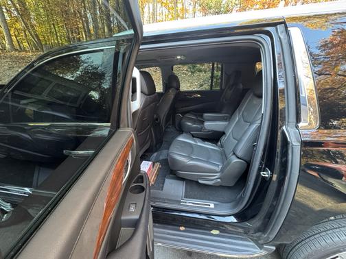 2017 Cadillac Escalade ESV Luxury