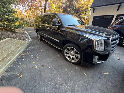 2017 Cadillac Escalade ESV Luxury