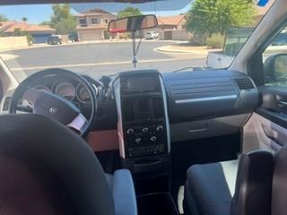 Silver 2008 Dodge Grand Caravan SXT
