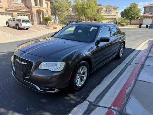 2016 Chrysler 300 Limited