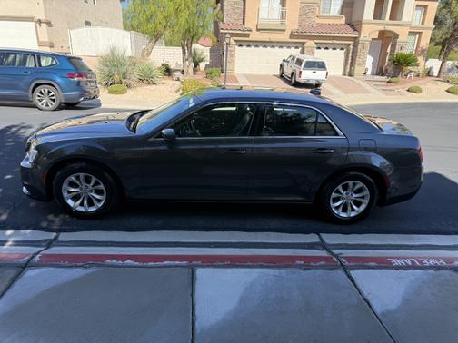 2016 Chrysler 300 Limited