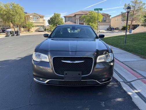 2016 Chrysler 300 Limited
