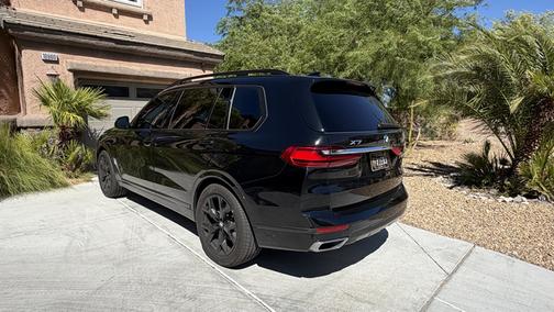 Black 2022 BMW X7 xDrive40i