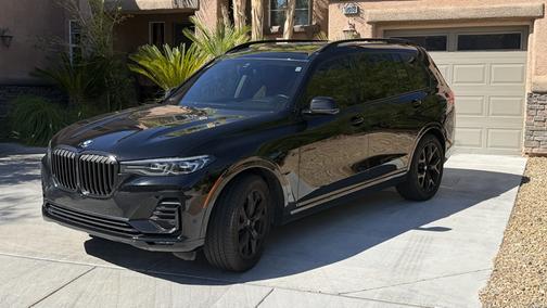 Black 2022 BMW X7 xDrive40i