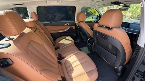 Black 2022 BMW X7 xDrive40i