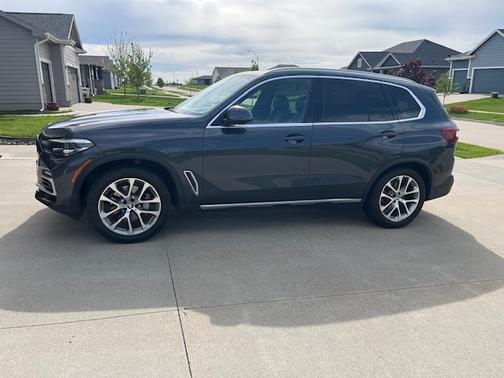 Gray 2020 BMW X5 xDrive40i