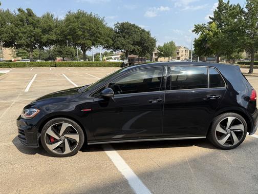 2018 Volkswagen Golf GTI 2.0T SE 4-Door