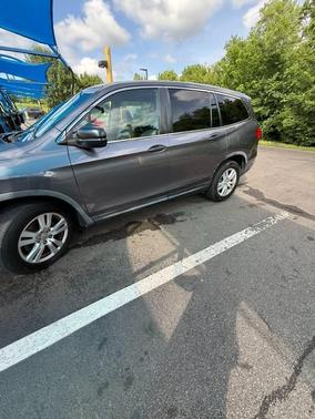 Gray 2016 Honda Pilot LX