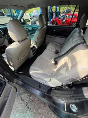 Gray 2016 Honda Pilot LX
