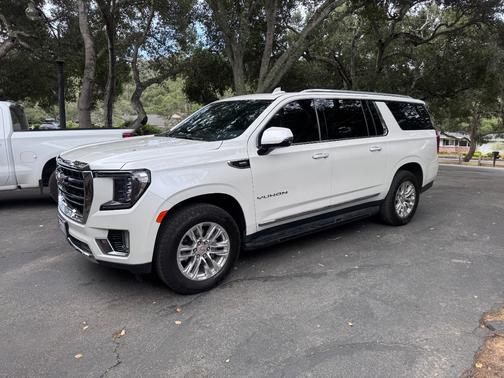 White 2022 GMC Yukon XL SLT