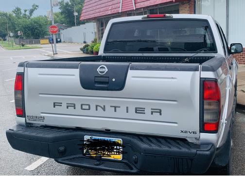 2004 Nissan Frontier XE-V6 Crew Cab