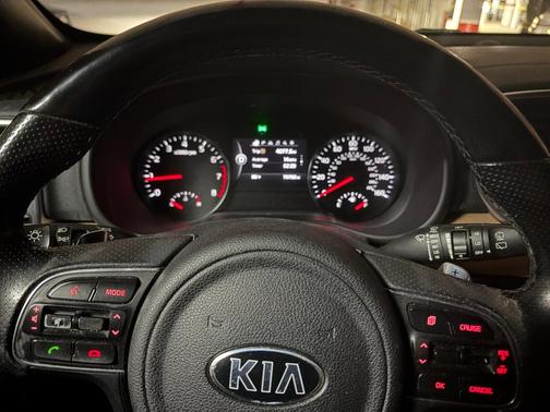 White 2017 Kia Sportage SX Turbo