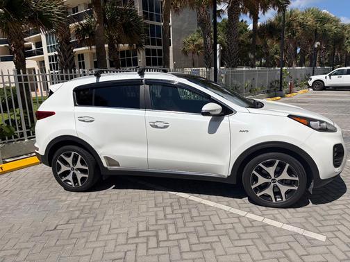 White 2017 Kia Sportage SX Turbo