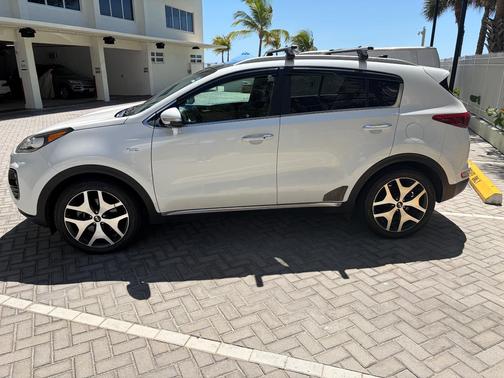 White 2017 Kia Sportage SX Turbo