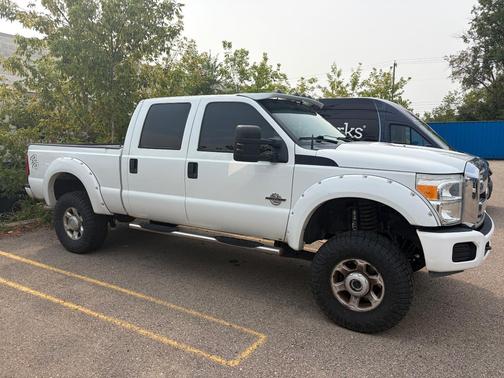White 2013 Ford F-250 XLT