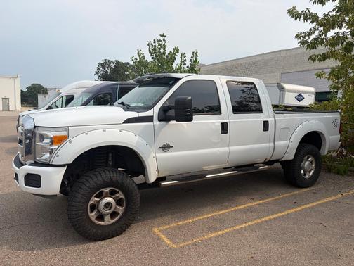 White 2013 Ford F-250 XLT