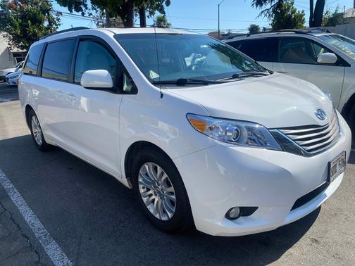 2014 Toyota Sienna XLE