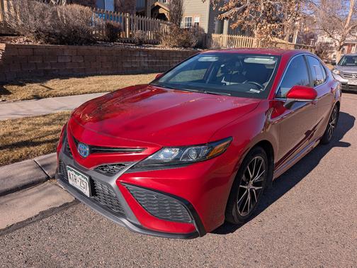 2023 Toyota Camry Hybrid SE