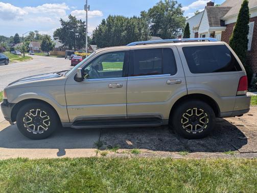 2004 Lincoln Aviator Base