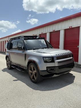 2022 Land Rover Defender X-Dynamic SE