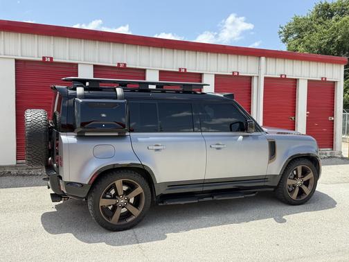 2022 Land Rover Defender X-Dynamic SE