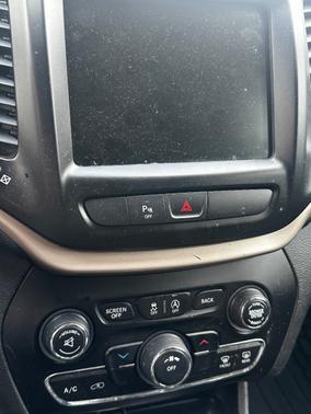 Black 2017 Jeep Cherokee Latitude