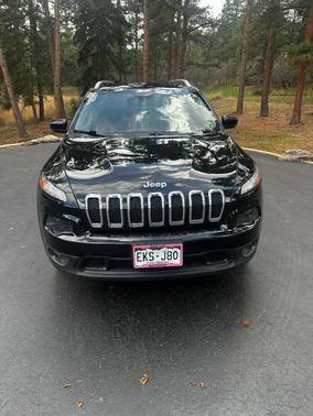 Black 2017 Jeep Cherokee Latitude