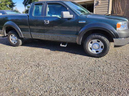 Green 2005 Ford F-150 STX SuperCab