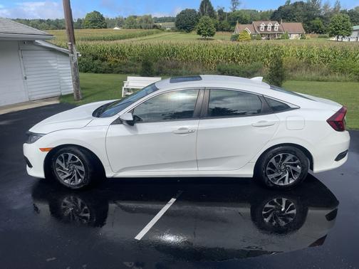 White 2017 Honda Civic EX