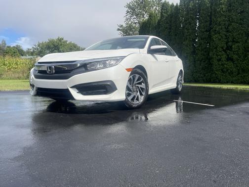 White 2017 Honda Civic EX