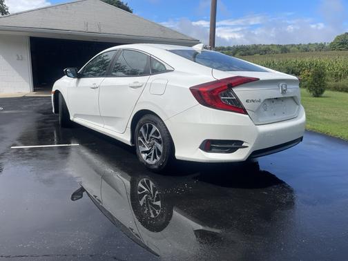 White 2017 Honda Civic EX