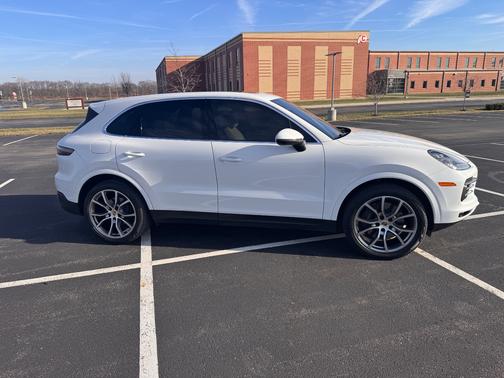 2021 Porsche Cayenne Cayenne