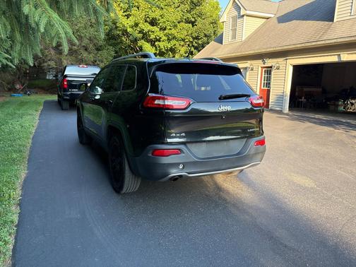 Black 2014 Jeep Cherokee Limited