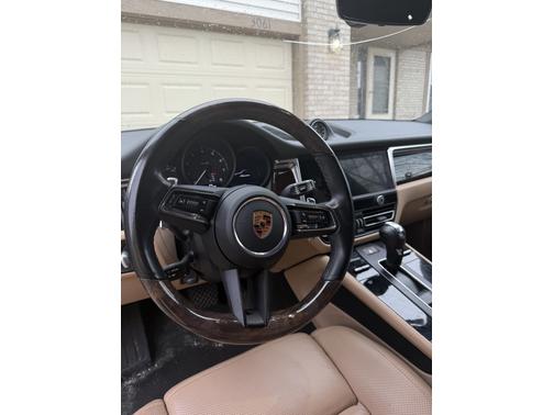 2022 Porsche Macan Base
