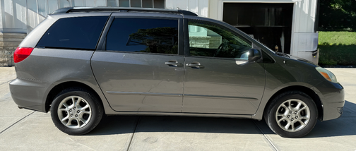 Gray 2004 Toyota Sienna LE