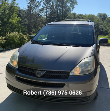 Gray 2004 Toyota Sienna LE