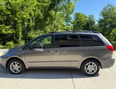 Gray 2004 Toyota Sienna LE