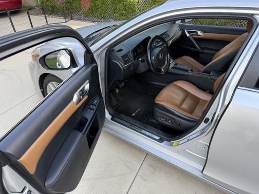 Silver 2016 Lexus CT 200h Base