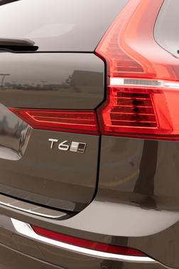 Gray 2019 Volvo XC60 T6 Inscription