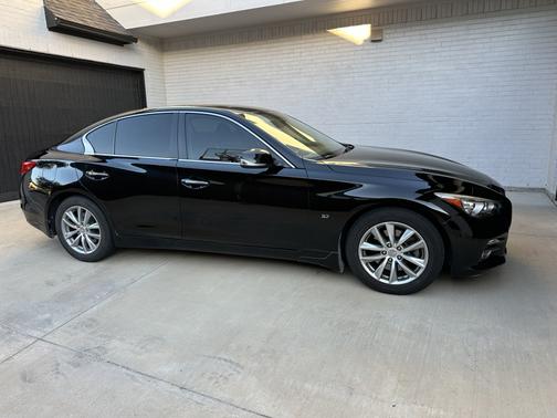 2015 INFINITI Q50 Premium