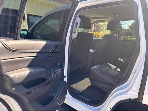White 2019 GMC Yukon SLT