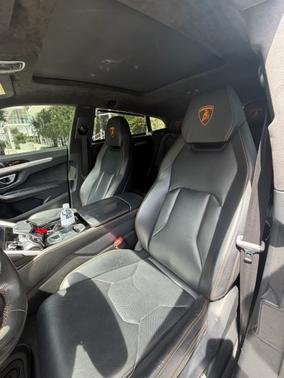Blue 2019 Lamborghini Urus Base