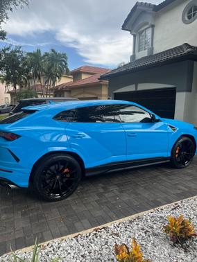 Blue 2019 Lamborghini Urus Base