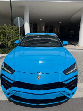 Blue 2019 Lamborghini Urus Base