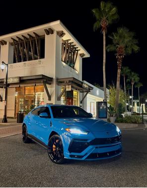 Blue 2019 Lamborghini Urus Base