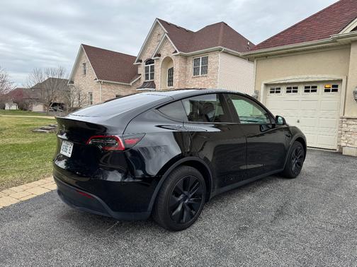 Black 2024 Tesla Model Y Long Range