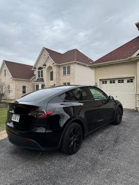 Black 2024 Tesla Model Y Long Range
