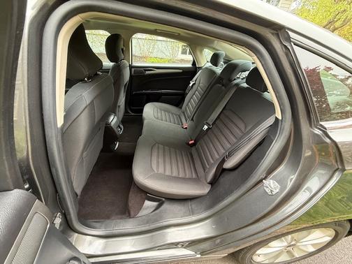 Gray 2019 Ford Fusion Hybrid SE